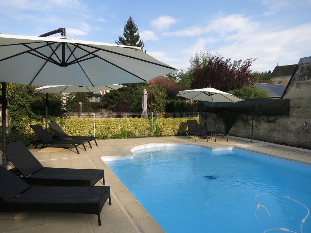 Logis Hotel De France La Chartre-sur-le-Loir Exterior photo
